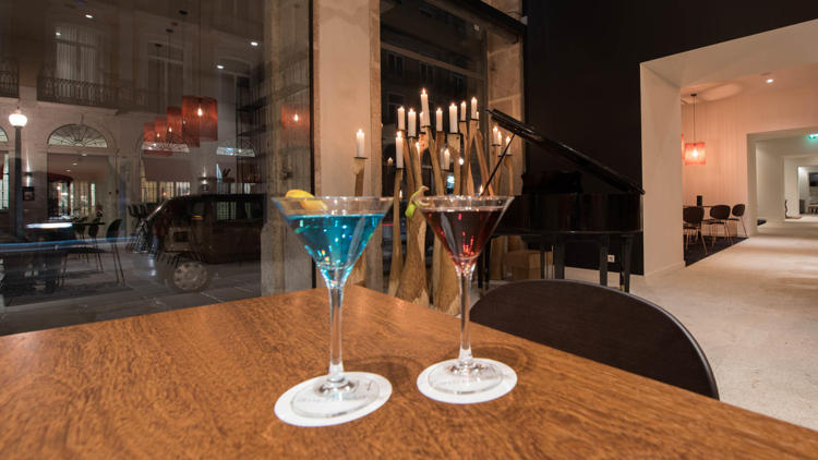 Romantic getaway with welcome cocktail